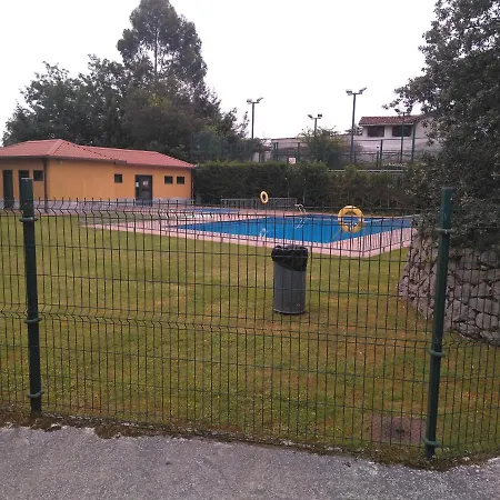 Apartamento Centrico Con Piscina リャネス